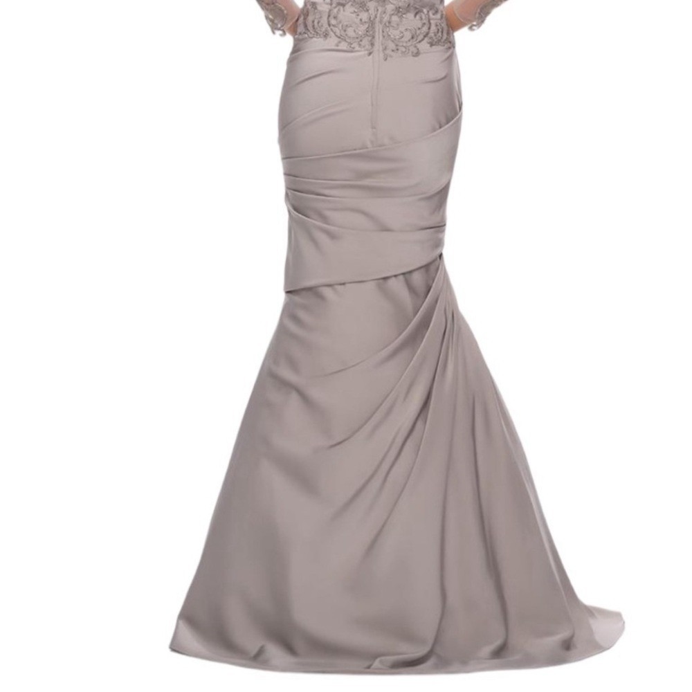 New! La Femme 29324 Satin Mermaid Gown with Off the Shoulder Lace Size 18 $498 - Picture 6 of 12
